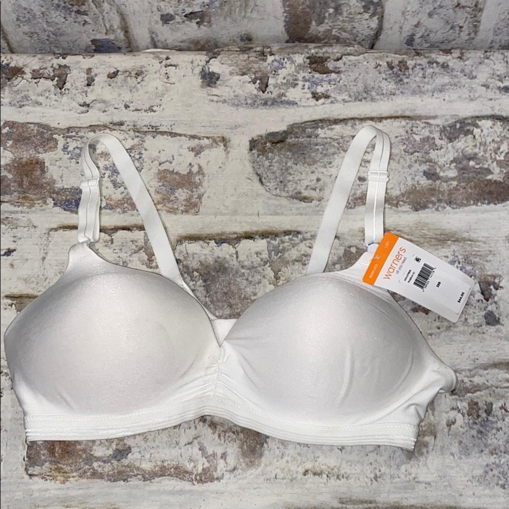 Warners 38B Bra NWT